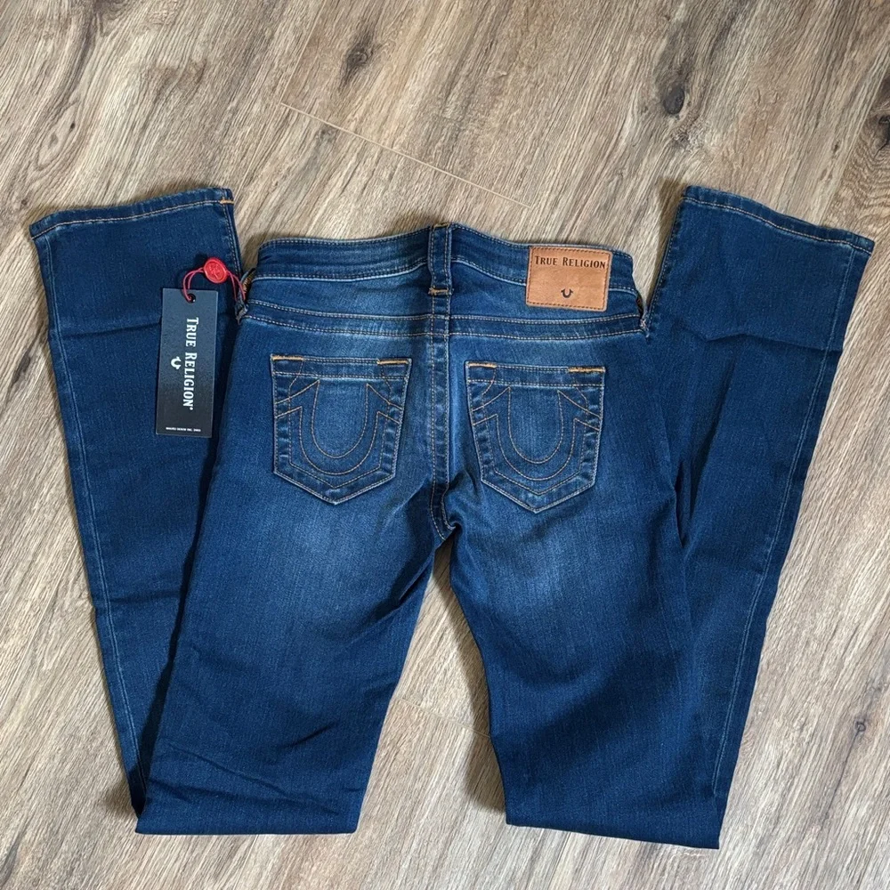 NWT True Religion - Mid Rise Straight - Picture 4 of 8